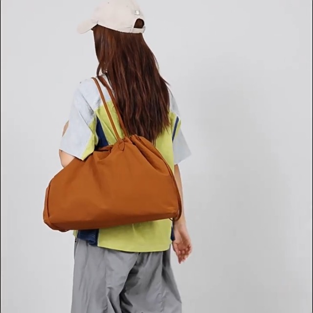 Bolso Tote de Nylon para Mujer con Cierre de Cordón miniatura 7