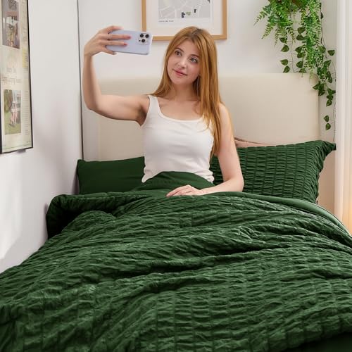 Image of HYMOKEGE Dark Green Twin Comforter Set Seersucker 5 Pieces, All Season Luxury Bed in a Bag Queen for Bedroom, Bedding Set with Comforter, Sheets, Pillowcase & Sham