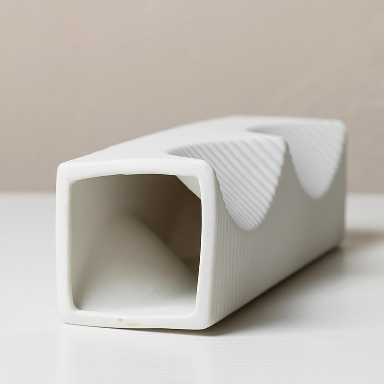 Biały ceramiczny wazon Mały wazon do dekoracji wnętrz Dekoracyjny wazon do estetycznej dekoracji Dekoracja stołu weselnego,Black a