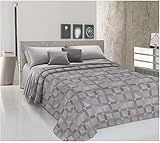 ✅ COLORADA FANTASÍA GEOMÉTRICA: Cubrecamas con simpatica fantasía geométrica con cuadrados y rombos simpaticos. Perfecto para quienes buscan colchas finas y coloradas para dar energía y alegría a su propia habitación o dormitorio. Este cubrecama se puede combinar con un juego de sabanas de la misma fantasía.