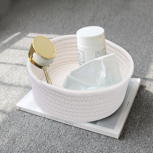 Panier de rangement tissé main : la solution simple pour organiser vos serviettes