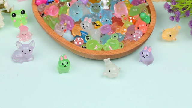 Mini Figurine Luminose Di Pollo Animali In Miniatura In Resina, Piccole Polli In Miniatura Che Si Illuminano Al Buio Per Casa Delle Bambole, Micro
