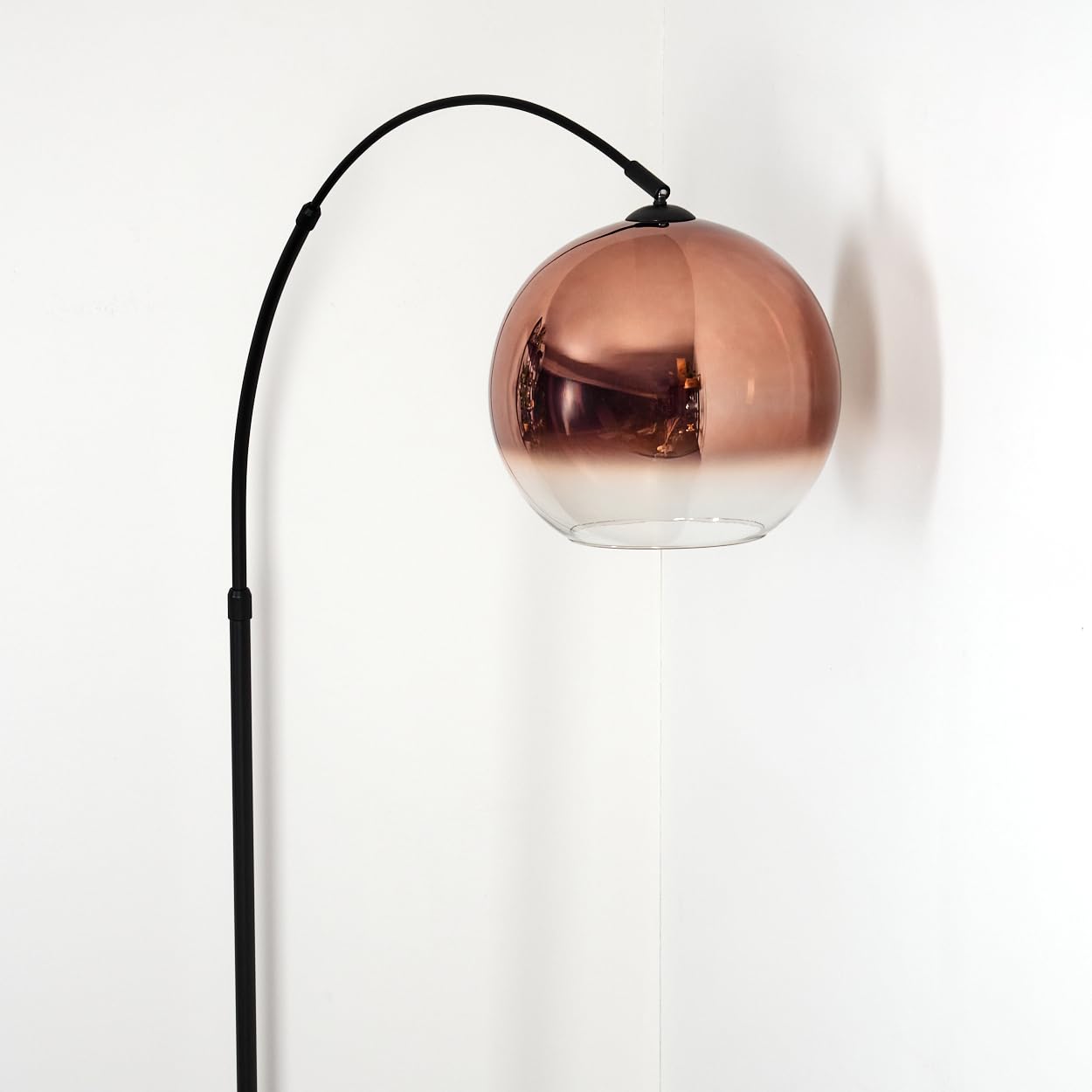 Lámpara de pie HOFSTEIN Koyoto, de metal/cristal en negro/cobre/claro con base de mármol, lámpara ajustable de diseño retro (pantalla de Ø 30 cm), interruptor de pie, E27, salón, dormitorio, pasillo