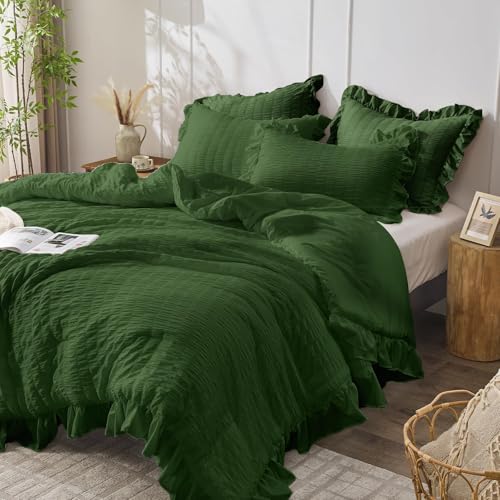 JOLLYVOGUE Dark Green Queen Comforter Set, 3 Pieces Seersucker Comforters Queen Size, Lightweight & Fluffy Bedding Sets Queen for All Season with 1 Ruffle Comforter and 2 Ruffle Pillowshams