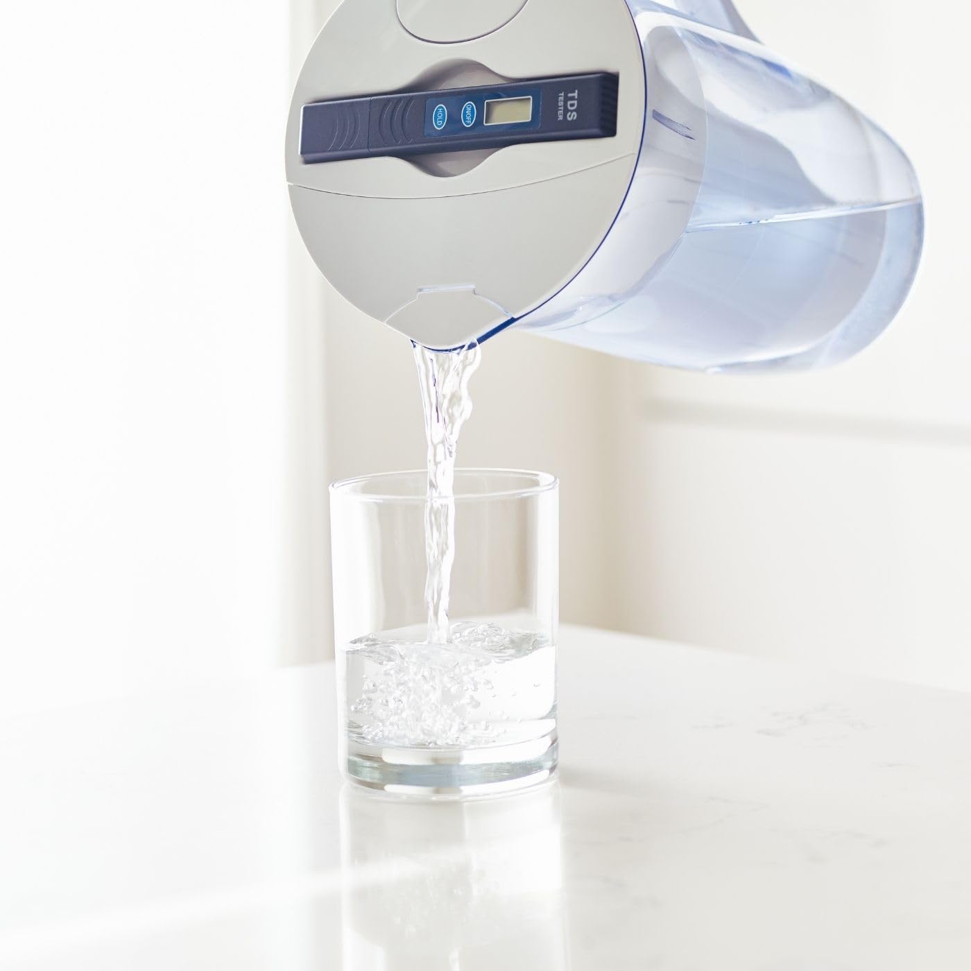 ZeroWater Combo Jarra filtradora de agua Redonda de 2,4 litros con 3 Filtros y Medidor de Calidad de Agua incluido, Libre de BPA y certificada para Reducir el Plomo y Otros Metales Pesados