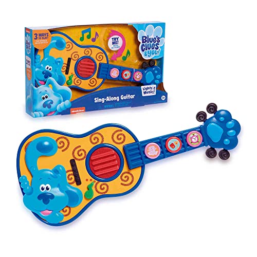 Famosa - Pistas de Blue y Tú, Sing-Along Guitar, guitarra infantil de juguete con 3 modos diferentes, tiene la canción de la serie, sonidos de guitarra y un juego divertido, desde 3 años (BLU12000)