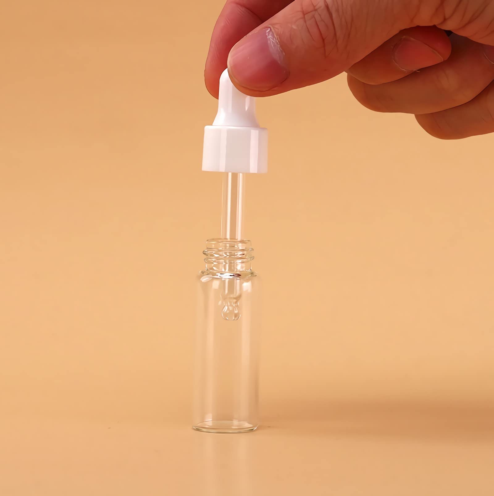 100 Pezzi Piccolo Bottigliette Contagocce di Vetro Trasparente da 5 ml,Vuote Mini Bottiglia di vetro con Bianco pipetta, pipetta per Oli Essenziali, Laboratorio, Olio Essenziale, Aromaterapia