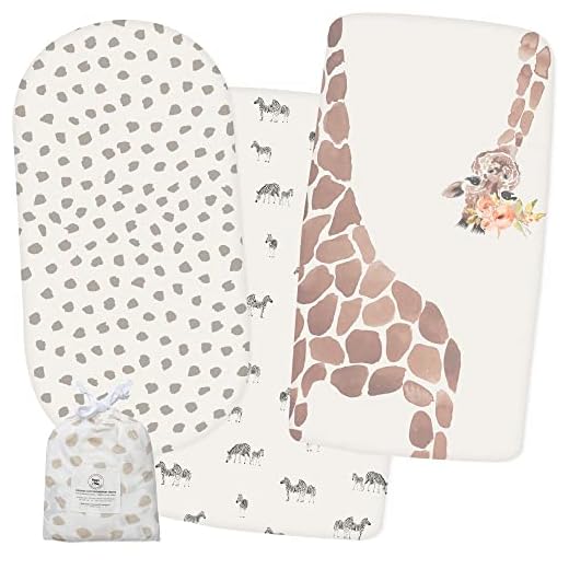 POPPI & MAX: 100% Organic Bassinet Sheets – Premium Jersey Cotton Bassinet Sheet Set for Baby Boy/Girl | Fitted Baby Sheets for Standard Bassinet Pads | Bassinet Cover | Safari Giraffe