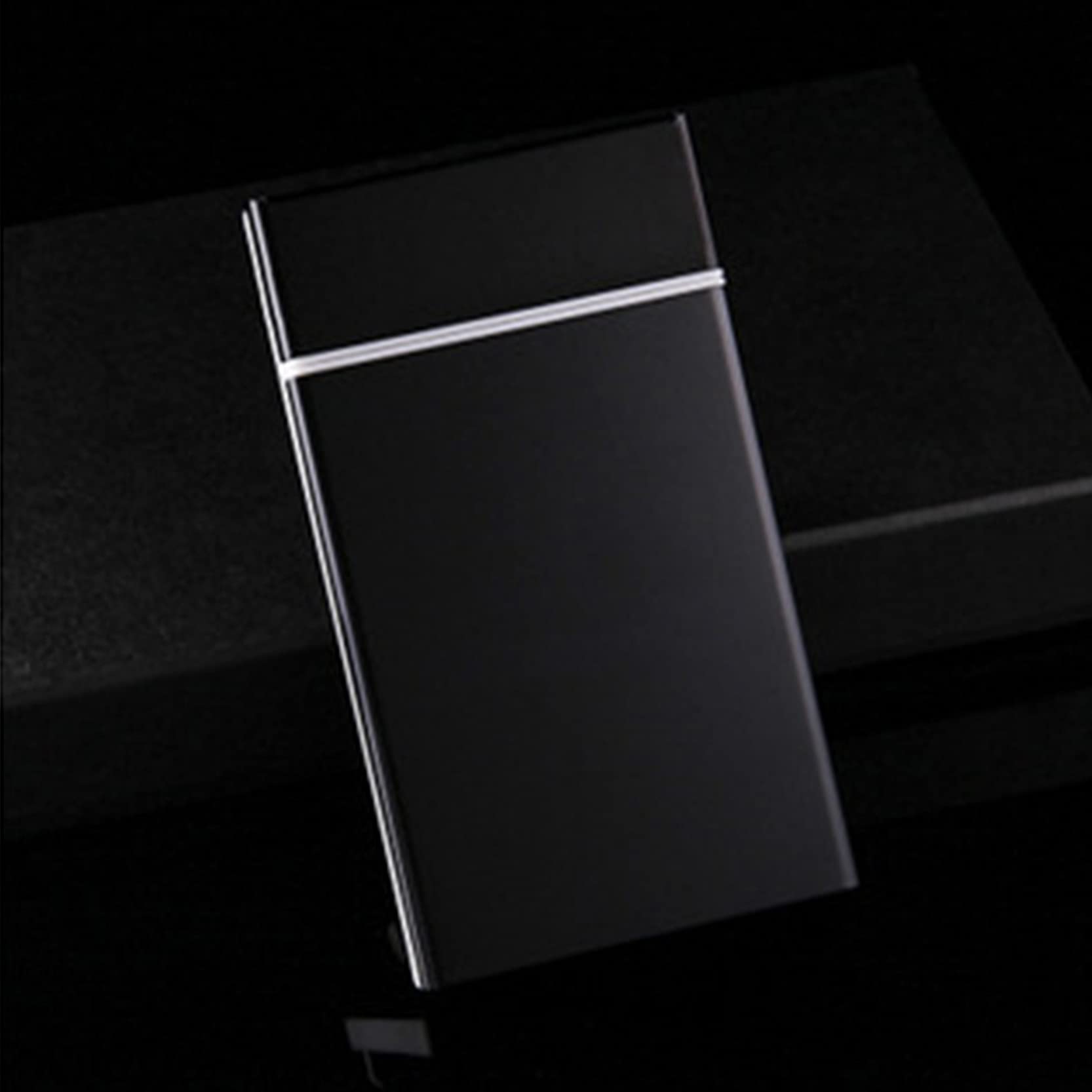 Damskie cienkie etui na papierosy， ultracienkie etui na papierosy， materiał ze stopu aluminium， ergonomiczna konstrukcja， kreatywny design z klapką， mieści 20，Black-108 * 61 .5 * 18.5MM
