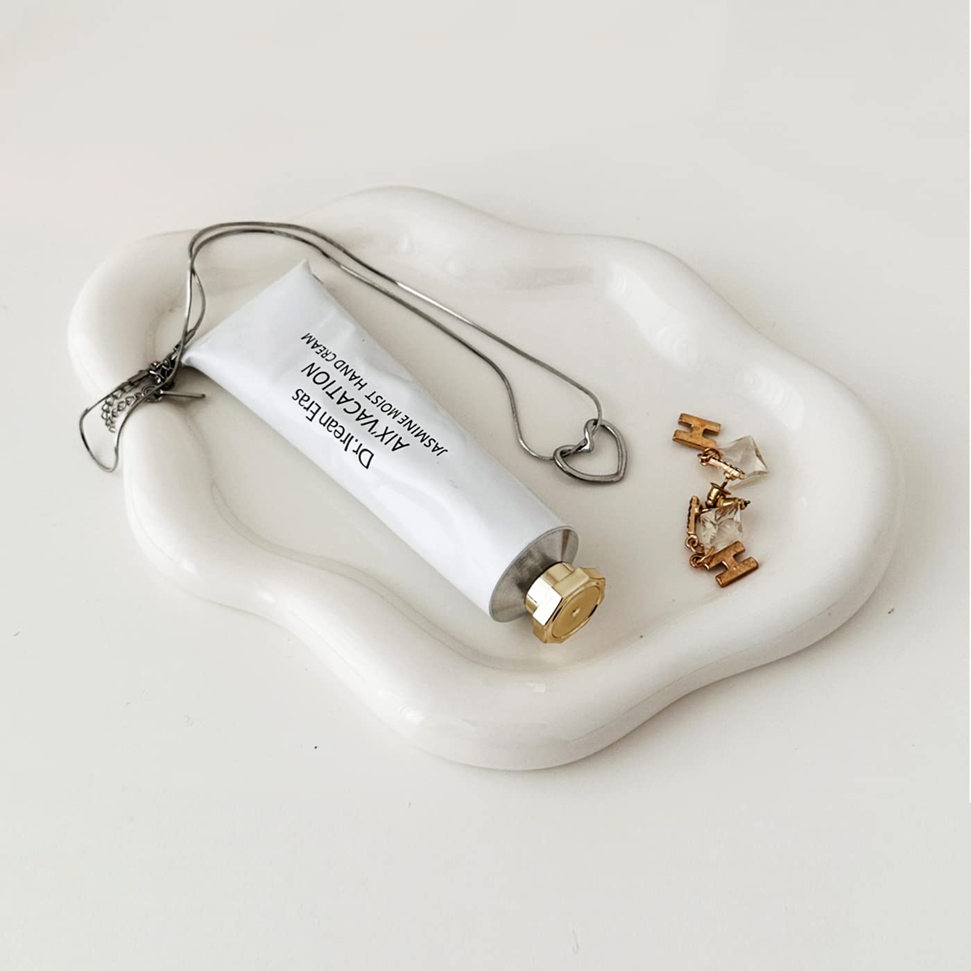 MDFAYE Jewelry Dish Trinket Tray for Women, Ring Dish Holder, Unique Cloud Shape Ceramic Plate Cute Things Vanity Aesthetic Room Decor Mother's Day Birthday (White)