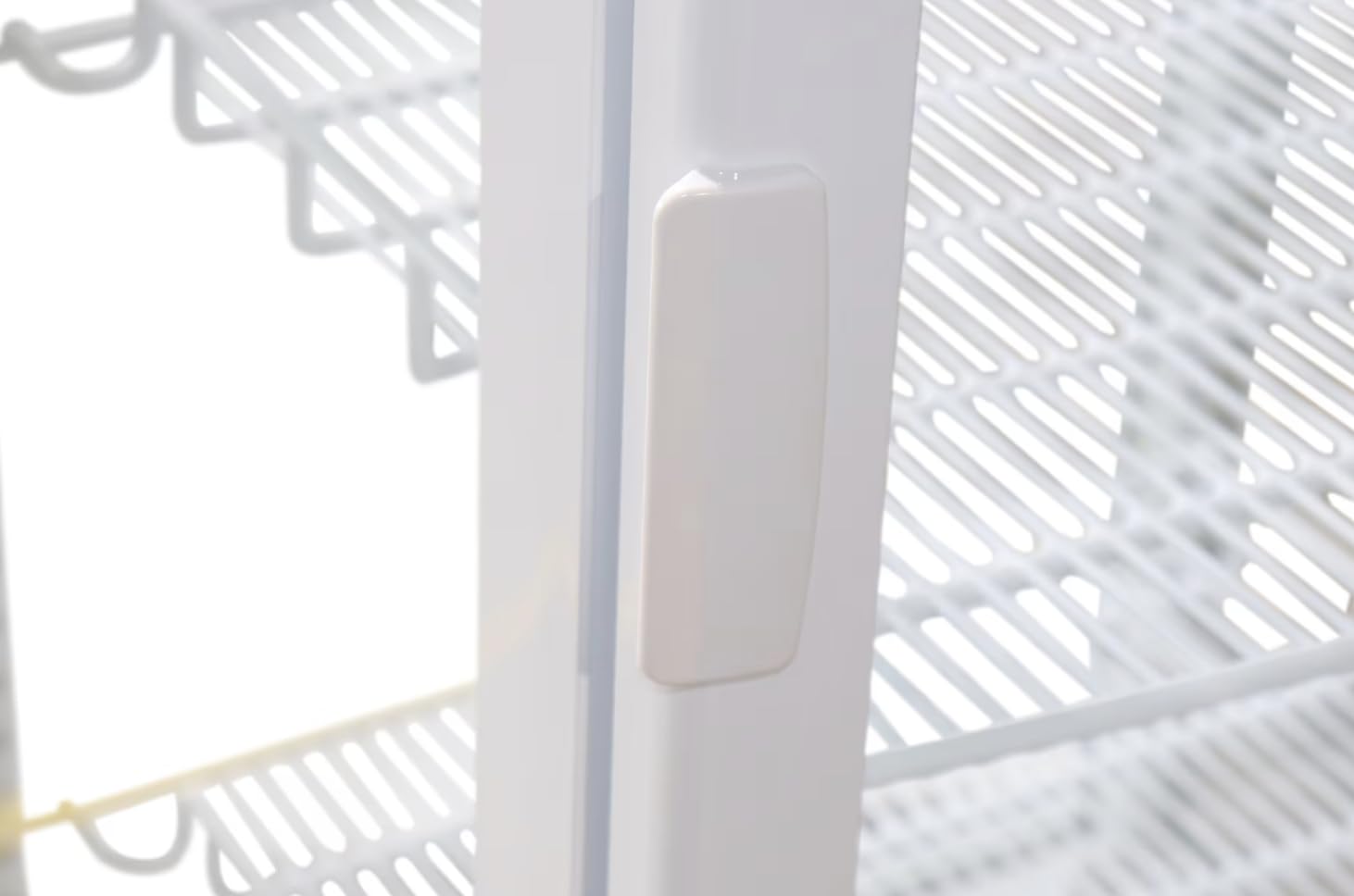 Vitrina Refriguerada Expositora, 215 L, Estantes Ajustables, Iluminación LED, Blanco y Negro medida 51,5 x 48,6 x 160,2 | Vitrina Horeca