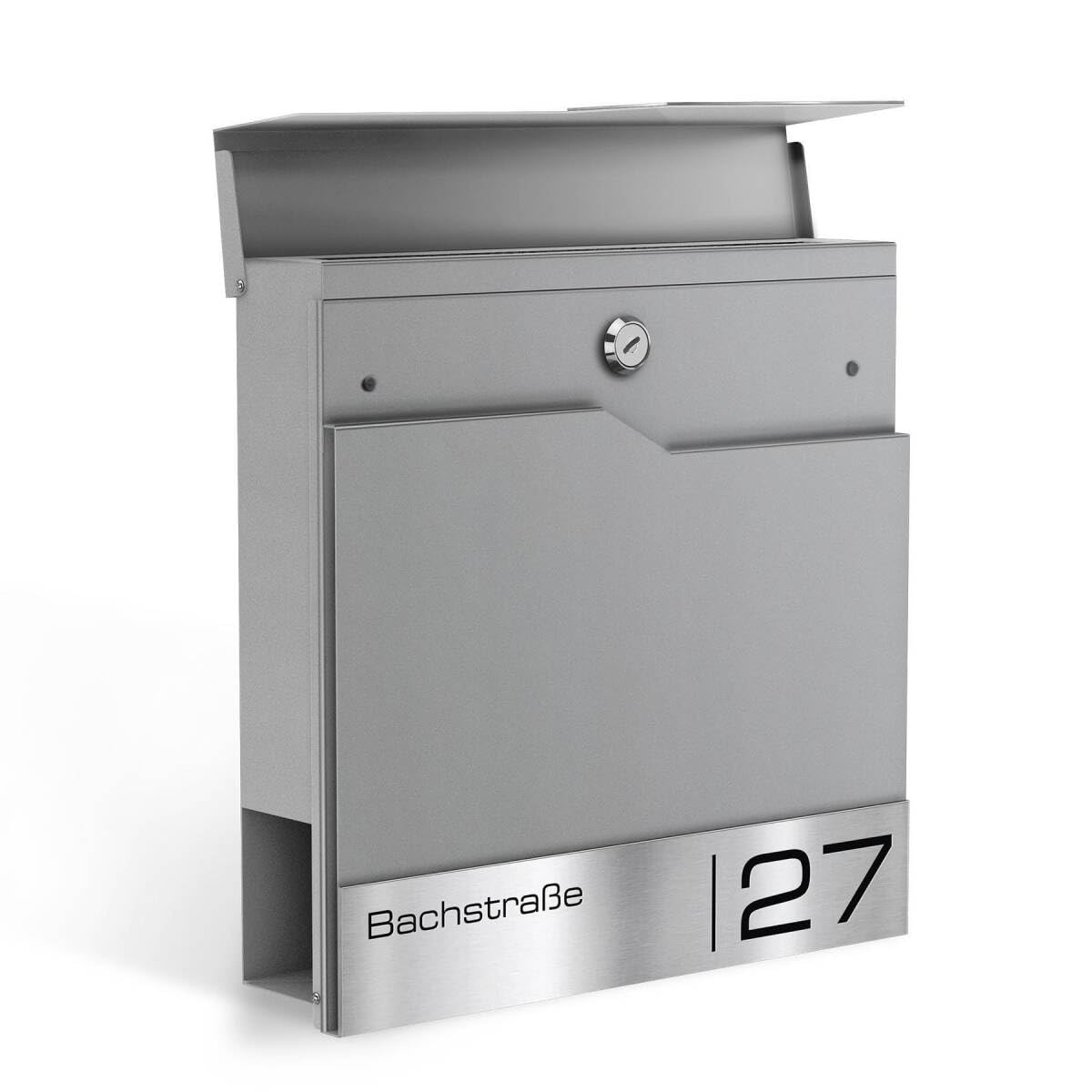 Metzler Cassetta Postale da Parete Grigio Alluminio RAL 9007 – Cassetta postale di design con targhetta nominativa in acciaio inox V2A incisa al laser e vano portagiornali – Modello Enno