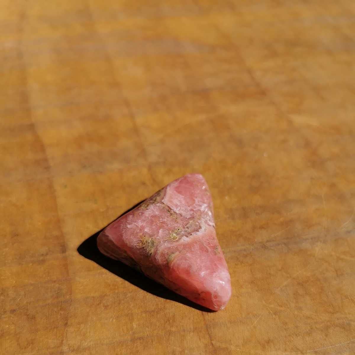 インカローズ24.4グラム ロードクロサイト鑑賞石石置物オブジェ