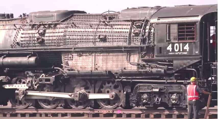 Vista 2 de Union Pacific Big Boy 4014 Update, Pulling the Largest Steam Train Engine in America from a California Parking Lot to be Restored in Wyoming