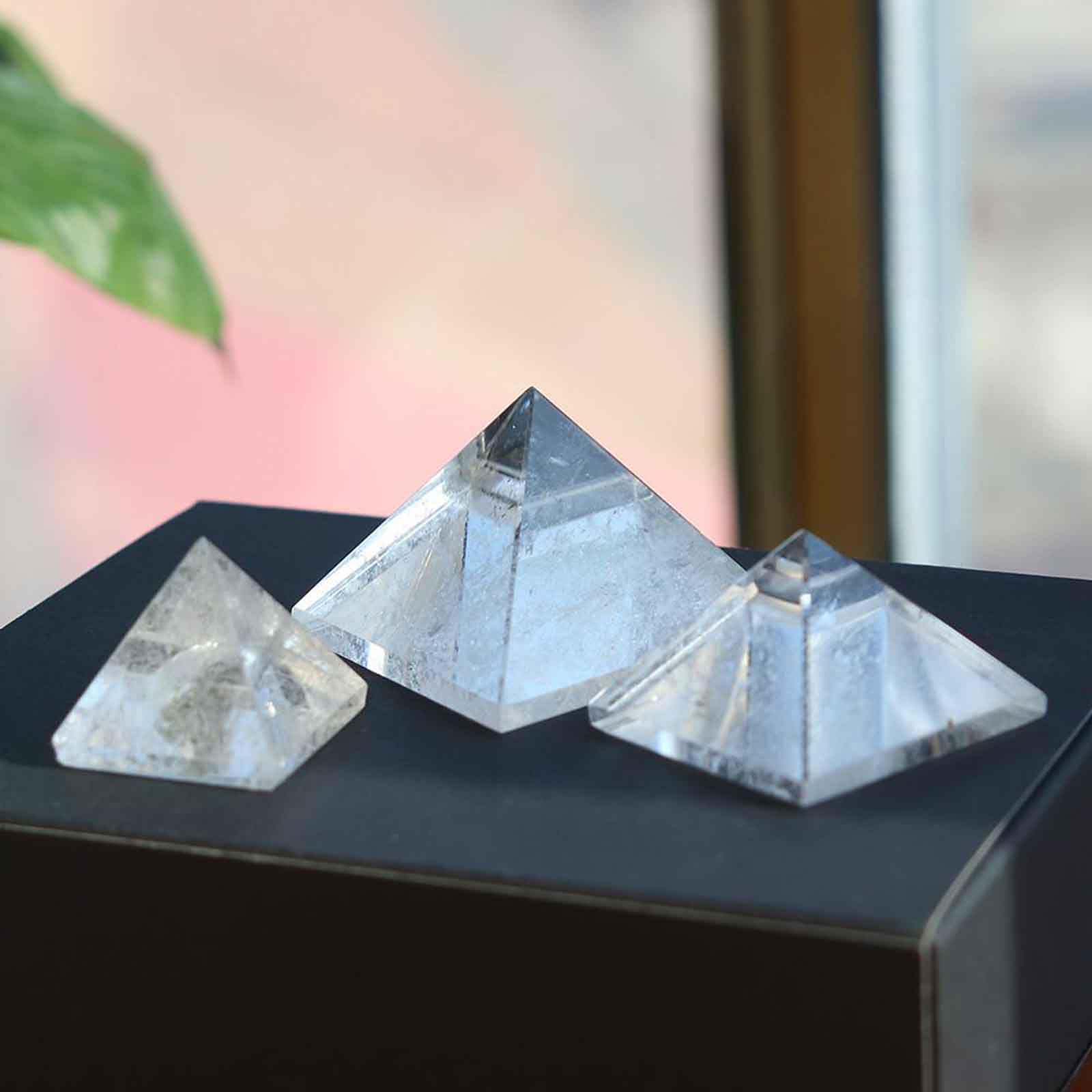 Cristallo di Piramide di Quarzo ialino Pietre di Quarzo ialino Cristalli di Protezione della Piramide Bianca per Meditazione, Reiki, bilanciamento dei Chakra,2.36in(6cm)