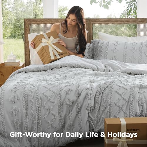 Image of Bedsure Tufted Boho Comforter Set Oversized Queen - Light Gray Boho Bed Set, GentleSoft 3 Pieces Farmhouse-Style Embroidery Bedding, Gifts for Woman, Soft Jacquard Kids' Comforter for All Seasons