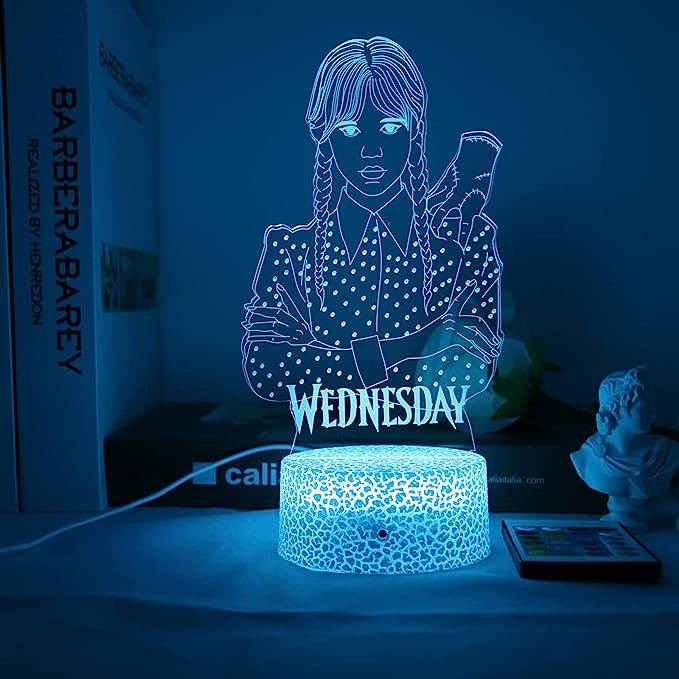 Lampe D'ambiance Mercredi Addams Officielle – Fenêtre Lumineuse De Nevermore, 4 Modes, USB Ou Piles – Pour Fans De La Série Netflix