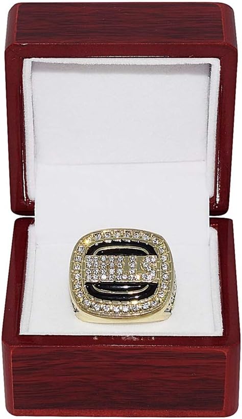 CHICAGO BULLS (Michael Jordan) 1992 NBA FINALS WORLD CHAMPIONS (Back to Back Champs) Vintage Collectible High-Quality Replica NBA Basketball Gold Championship Ring with Cherrywood Display Box