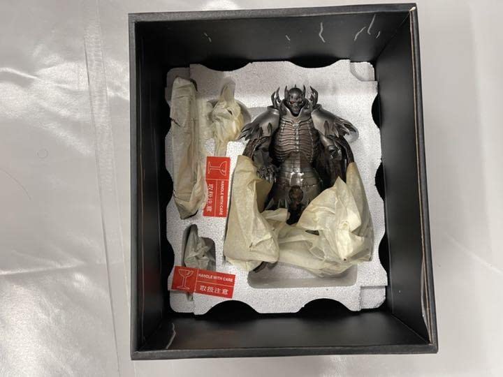 ART OF WAR ベルセルク 髑髏の騎士 トイザらス限定 鉄錆版　天山制作 ART OF WAR ベルセルク 髑髏の騎士 トイザらス限定 鉄錆版 天山制作