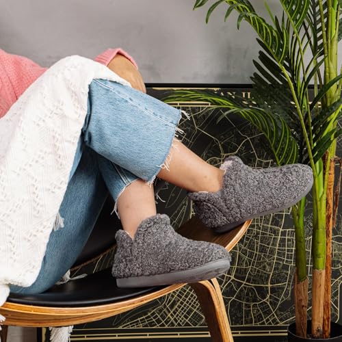 FamilyFairy Bootie Slippers for Women Warm House Shoes Memory Foam Indoor Outdoor Fuzzy Boots with Rubber Sole2