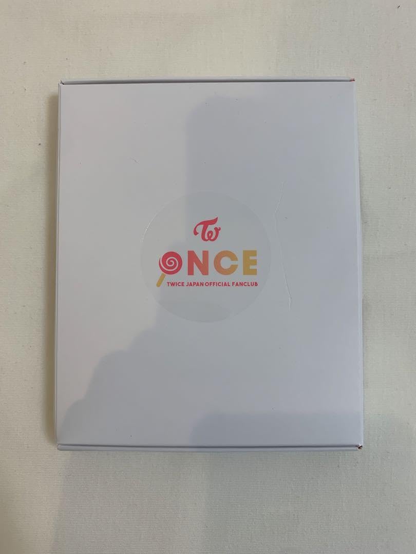 TWICEバッチ TWICE ツウィ 缶バッジ 缶バッチ one more time - メルカリ