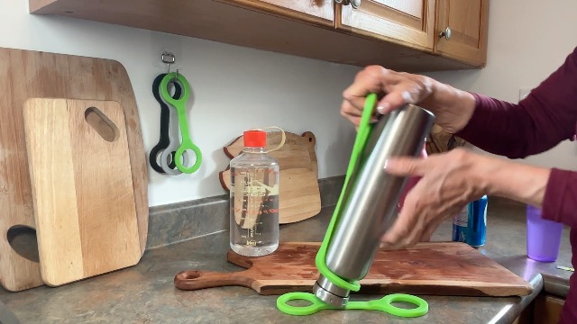 Amazon.com: EazyHold Adaptive Handle for Sports, Tools, Cups and
