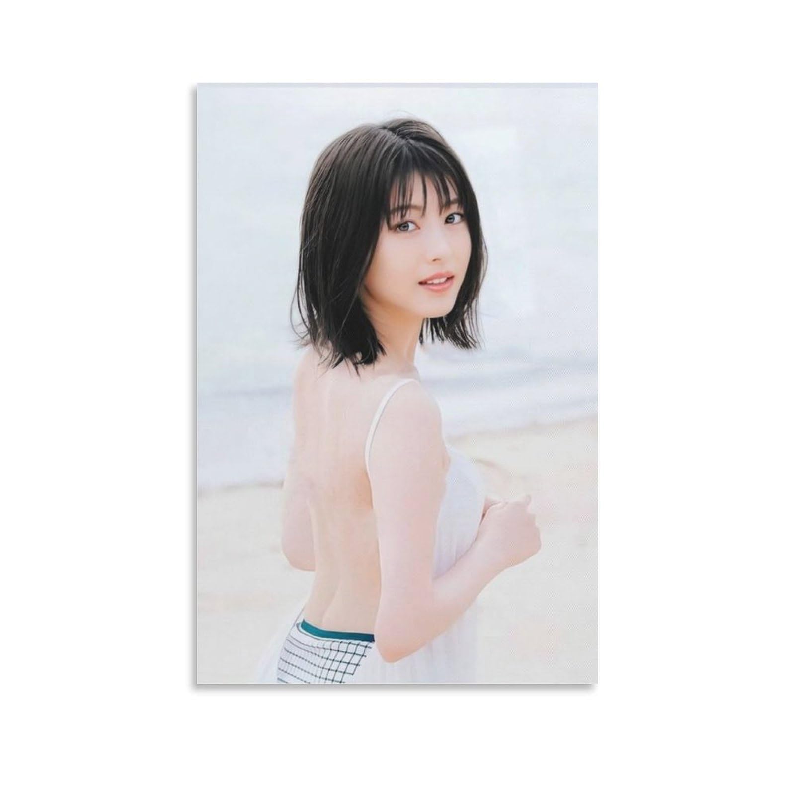 【大型配送タイプ】浜辺美波さん掲載8ページ（ポスターサイズ）#7693 浜辺美波さんが表紙＆インタビューページに初登場！楽園リゾート