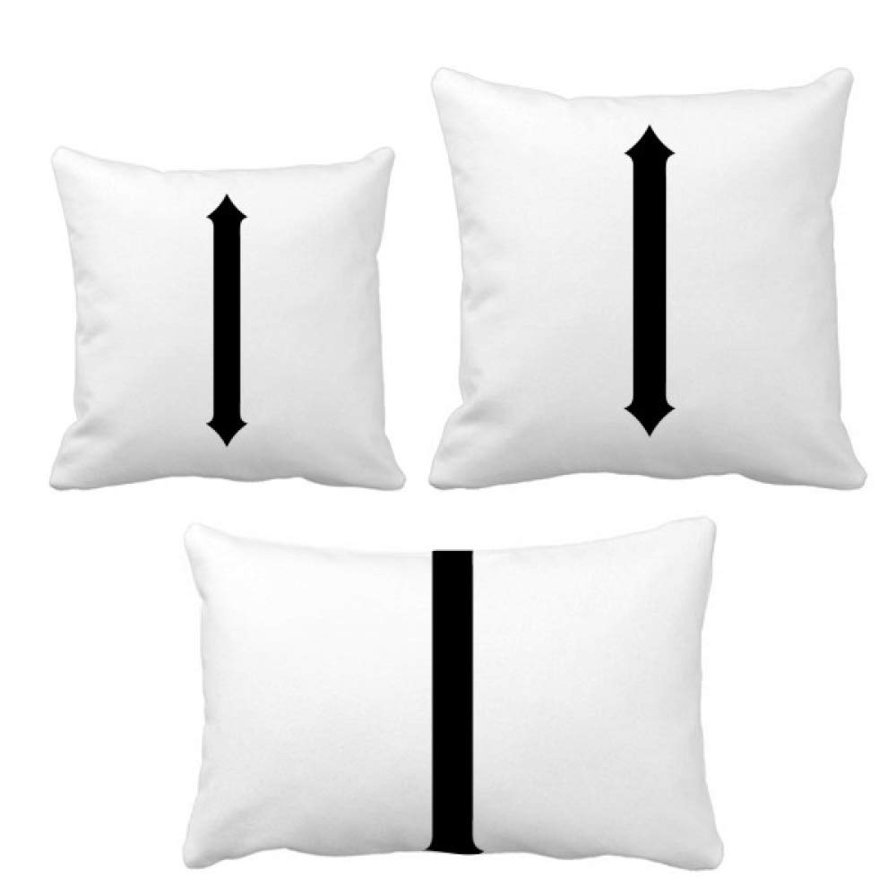Housse de coussin chiffres romains noir au design graphique et finitions soignees