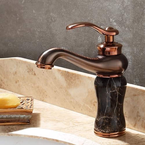 Grifo de lavabo que soluciona problemas de espacio bajo encimera con jade y monomando 7
