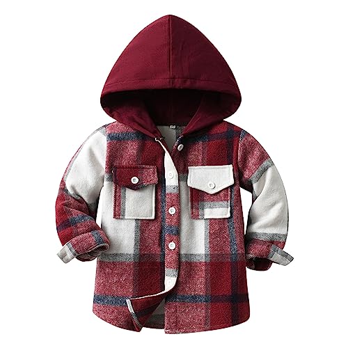Chemise boutonnée manches courtes garçon pour les journées plage et repas en terrasse