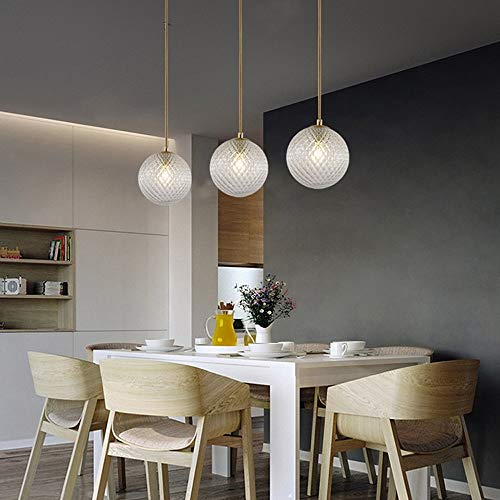 Suspension cascade en verre design pour illuminer une cage d'escalier ou un salon