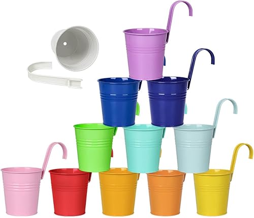 Macetas colgantes de metal para valla de barandilla, 12 macetas colgantes pequeñas coloridas de metal con ganchos extraíbles y agujeros de drenaje