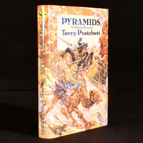 Pyramids (Discworld Novels) view 2