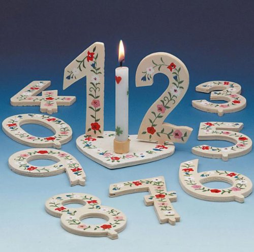 Holz-Kerzenständer für Geburtstagszahlen Holz-Kerzenständer für Geburtstagszahlen