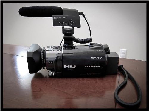 Sennheiser MKE 400 Microphone with MIC OUT port