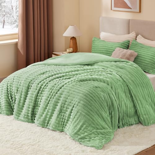 BEDELITE Fleece Queen Comforter Set -Super Soft & Warm Fluffy Green Bedding, Luxury Fuzzy Heavy Bed Set for Winter with 2 Pillow Cases