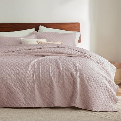Image of Bedsure Quilts Queen Size - Lightweight Bedspreads Queen Size with Basket Weave Pattern, Soft Quilt Bedding Set, Dusty Rose Comforter Set Coverlet for All Seasons with 2 Pillow Shams (90 inch x 96 inch)