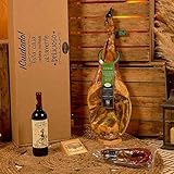 Caracerísticas nueva cesta de Navidad: Paleta de Cebo Campo Ibérico 50% raza ibérica Selección El Paladar 5.0 Kg. Vino Tinto Adhuc Tempus Roble 75 cl. Chorizo de León Ahumado Picante 500 g. Queso Oveja Curado cuña 250 g. Caja Regalo Paleta.