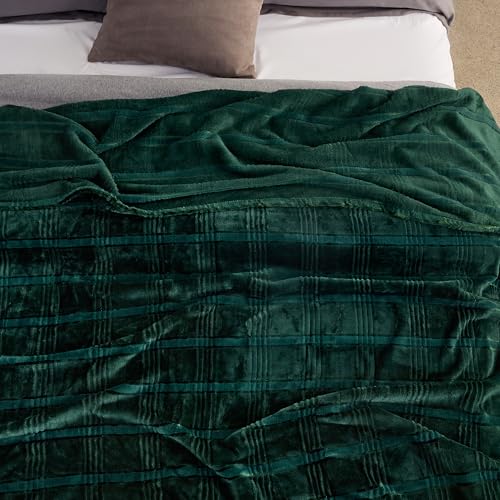 Oversized King Fleece Blanket 120x120 Inches, Seamless Soft Cozy 3D Jacquard Flannel Blanket 10'x10' Extra Large for Bed, Sofa, Couch, Travel & Camping, California King Throw, Forest Green