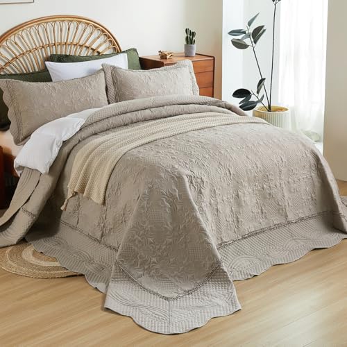 Image of EVENHUG Oversized Quilts Set King Size 3 Piece Bedding Set Reversible Bedspread with 2 Pillow Shams Coverlet Lightweight Soft Bed Cover for All Season(120 inchX120 inch,Taupe)