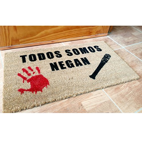 Tatamba Decoracion Felpudo Todos Somos Negan. Felpudo de Fibra Natural de Coco. Dimensiones: 70x40...