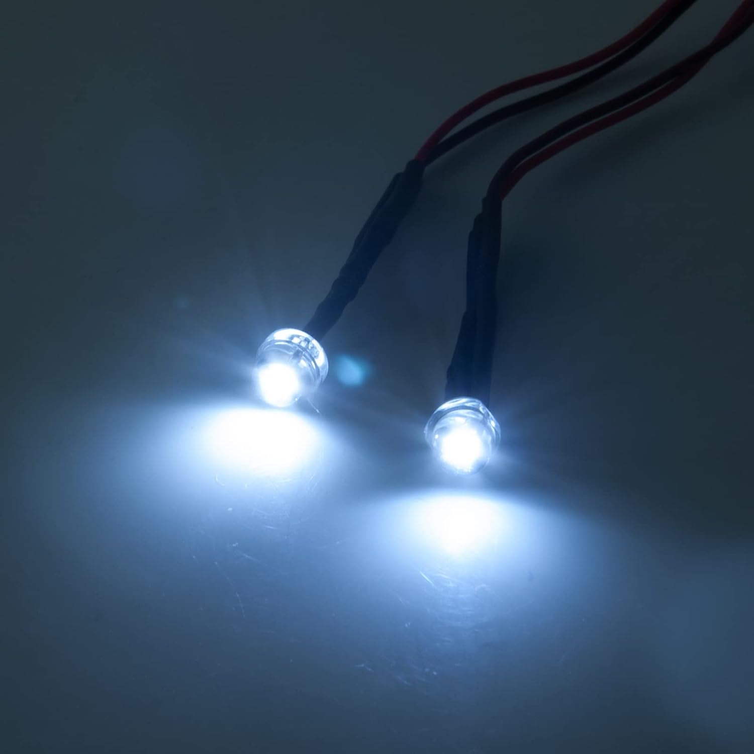 4PCS RC Spot Beam Square LED Cubes Offroad Driving Lights RC Light Bar LED Housing Lens Spotlight Compatible with 1/10 RC Car TRX4 TRX6 Axial SCX10 90046 RR10 D90 (D-4 Holes)