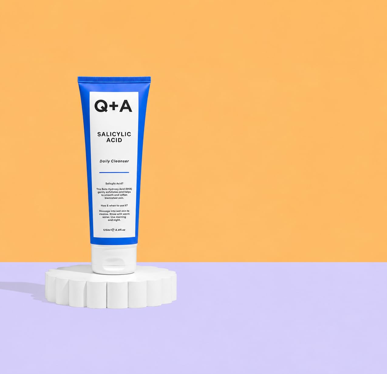 Q+A Detergente Giornaliero con Acido Salicilico – Detergente Esfoliante per Pelle Pura, Combatte Imperfezioni e Congestione dei Porie, Idratante, Vegan, Made in UK, 125ml