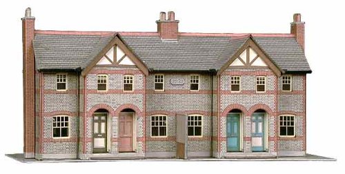 B30 Superquick 4 Terraced Houses - 1/72 OO/HO - Card Model Kit by Superquick