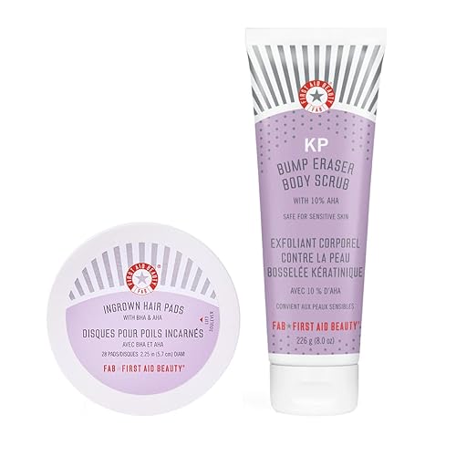 First Aid Beauty Paquete exfoliante corporal KP Bump Eraser con 10% AHA 8 onzas y almohadillas encarnadas para el cabello con BHA y AHA 28