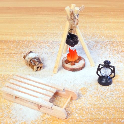 Wichtel Lagerfeuer Wichtelzubehör, 1:12 Wichtel Zubehör Feuerstelle mit Brennholz Kessel, Miniatur Puppenhaus Holzschlitten Lagerfeuer Öllampe Schnee Set, Mini Werkzeug für Weihnachten Deko