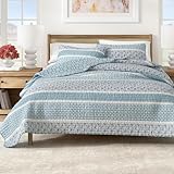 Great Bay Home Reversible Paisley Striped Bedspread. King Size Quilt with 2 Shams. 3-Piece Reversible All Season Quilt Set. Sky Blue Quilt Coverlet Bed Set. Kadi Collection.