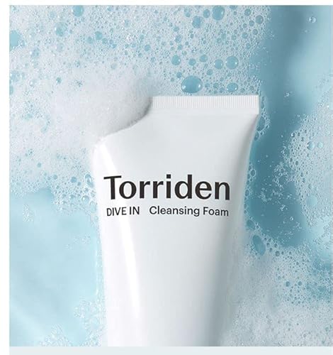 Immersione di Torriden nella schiuma detergente