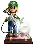 Die aus hochwertigem PVC gefertigte Statue ist ca. 25 cm groß und wird mit passender Base in einer bedruckten Fensterbox geliefert