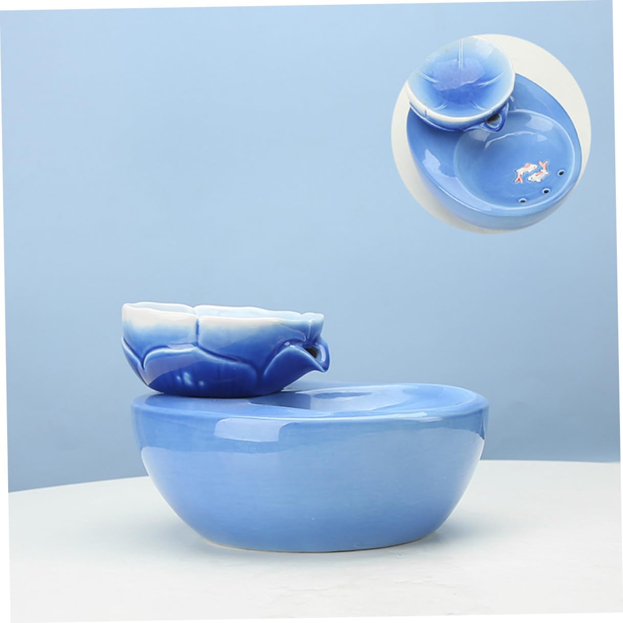 Dispenser Acqua Automatico per Animali 1.5l in Ceramica con Grande Capacità e Design Creativo a Forma di Fiore di Loto per Casa e Negozio